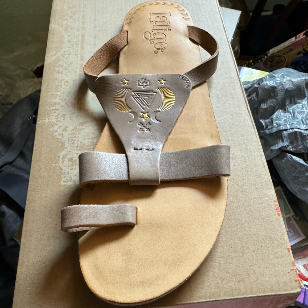 Women’s sandals